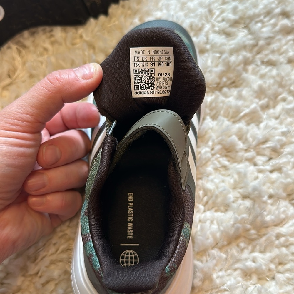 New Adidas Velcro tennis shoes - Picture 3 of 3